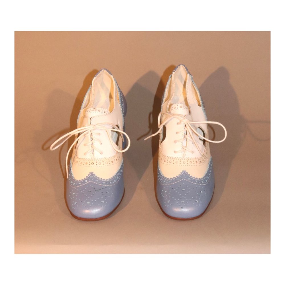 Girotti White & Blue Square Heeled Shoes NWOT